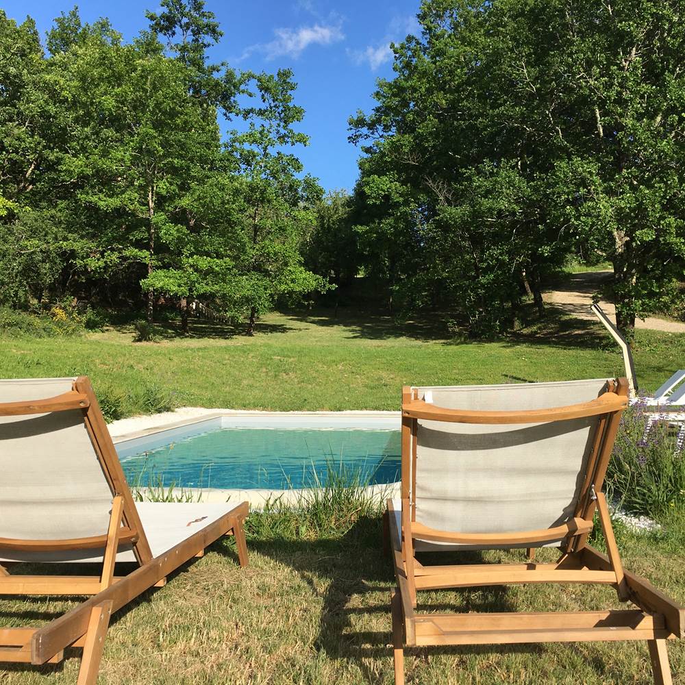 Farniente au bord de la piscine, chambres d'hôtes dans le Lot-presta