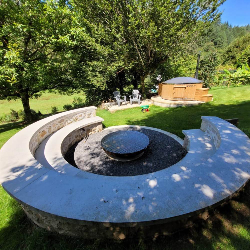 Gîte Val Souvigne_Bain nordique et Braséro_Extérieur_15-presta