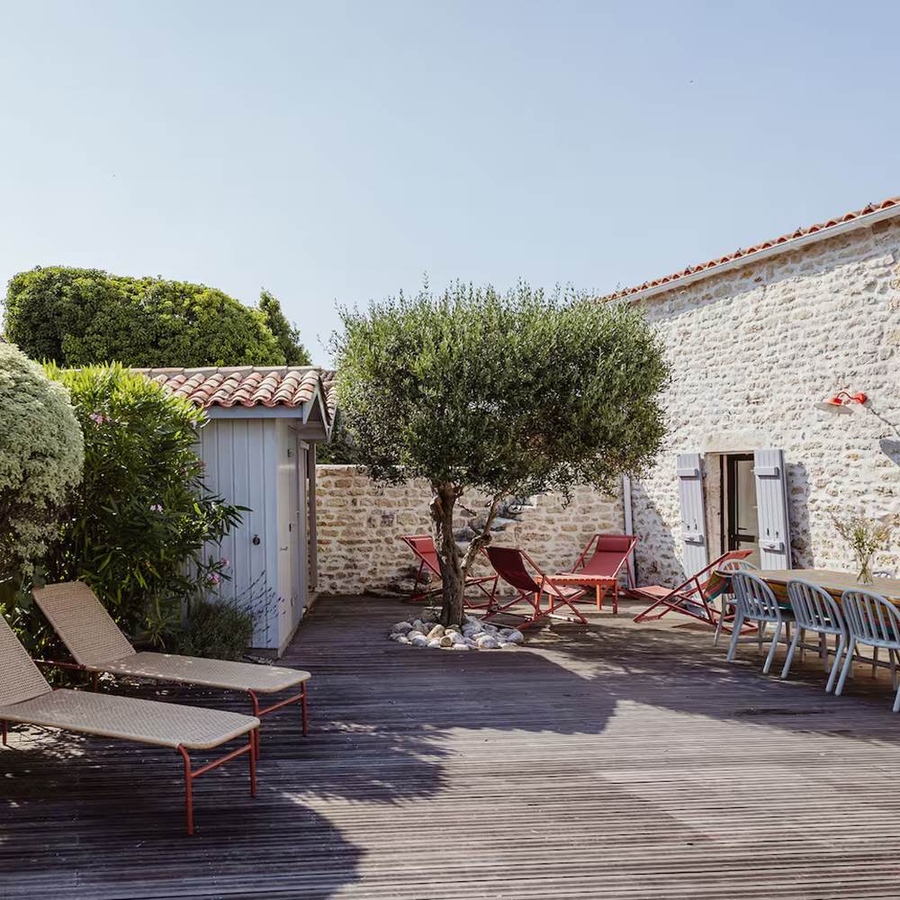 Le Chai Roudoudou extérieur, terrasse, transats, table à manger-gallery