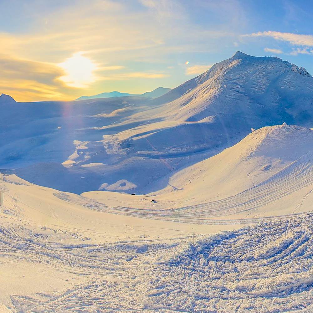 Vue aérienne du Mont-Dore – Station de montagne vivante, entre thermes, ski et nature, adaptée à tous les voyageurs.-gallery