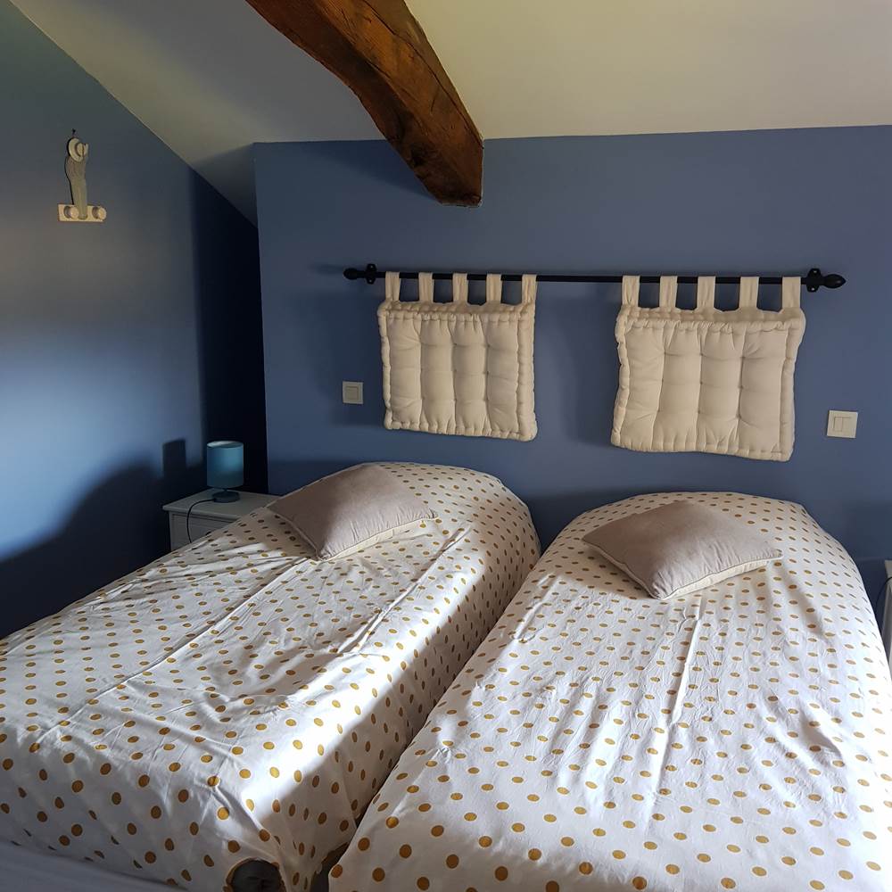 2 ème chambre avec 2 lits individuels ou 1 grand lit-presta