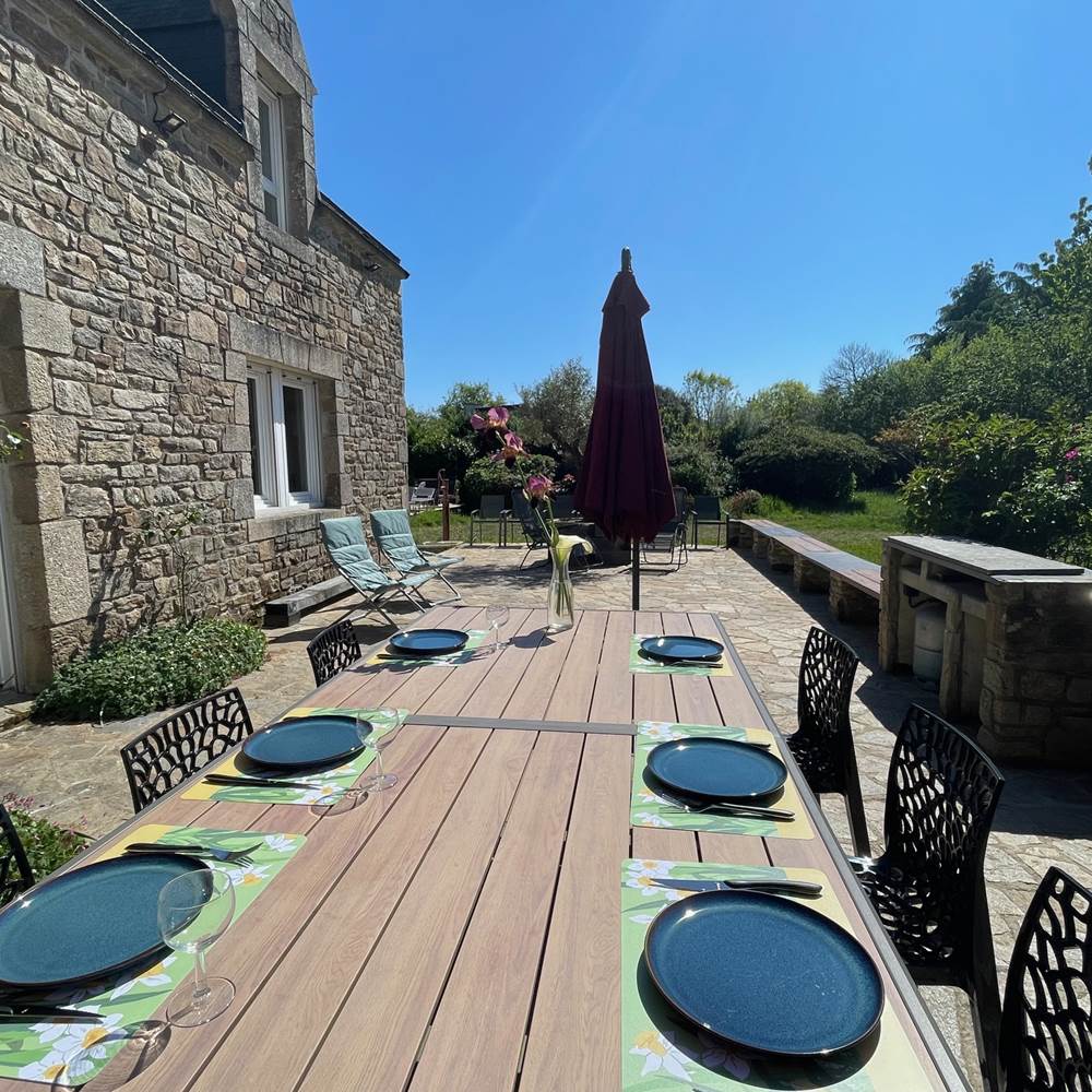 Terrasse ensoleillée plein Sud / Ouest avec barbecue à gaz-gallery