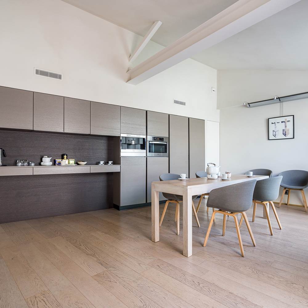 Loge de Mer - Lodge Urbain a Perpignan - Salon Extecutive et Petit Dejeuner-presta