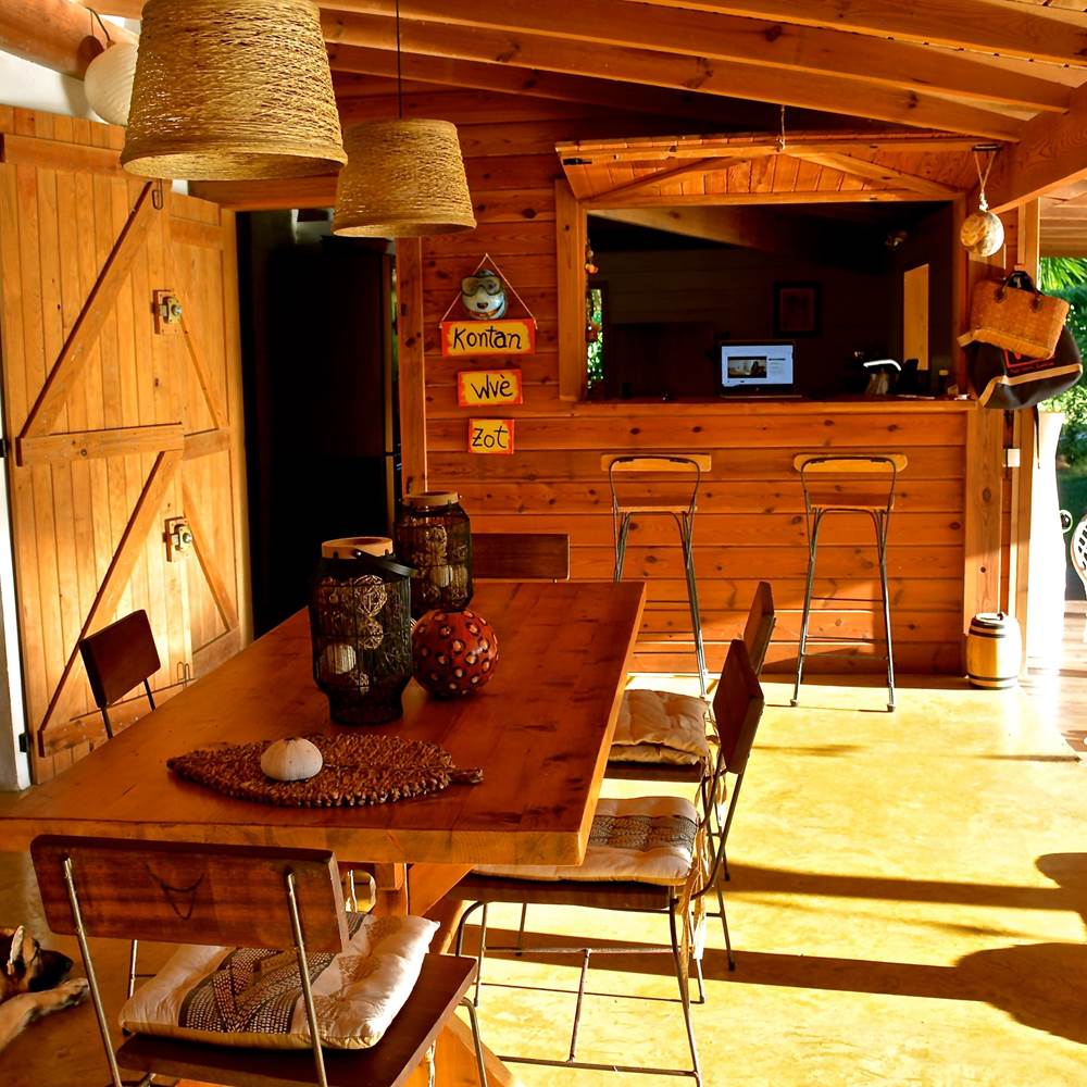 Petit bar sur la terrasse Saint Louis Marie Galante Mounkapousse-presta