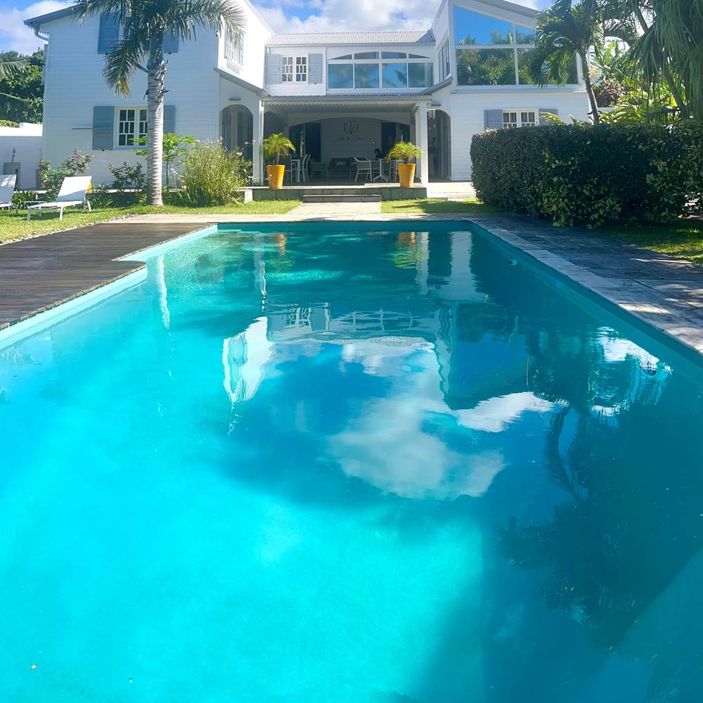 La villa des cannes - vue de face-presta