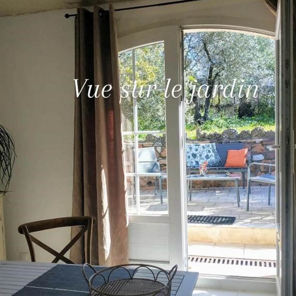 jardin-arbore-hebergement-puget-sur-argens-var.jpg
