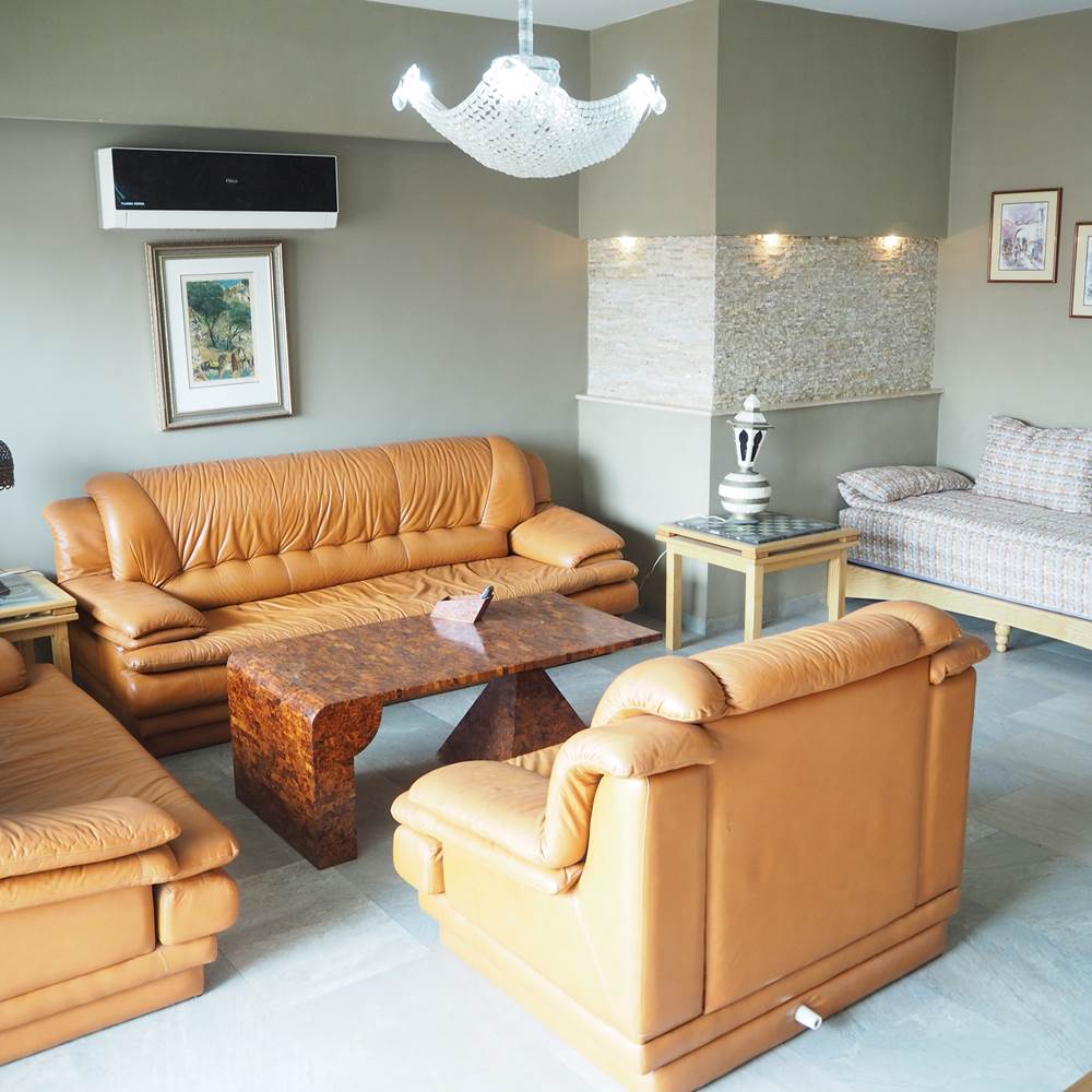 3CFCED22-81FA-40FF-9575-0A4F357ECB82