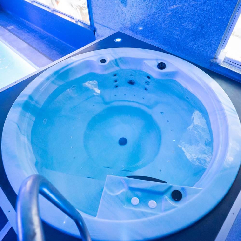 JACUZZI-gallery