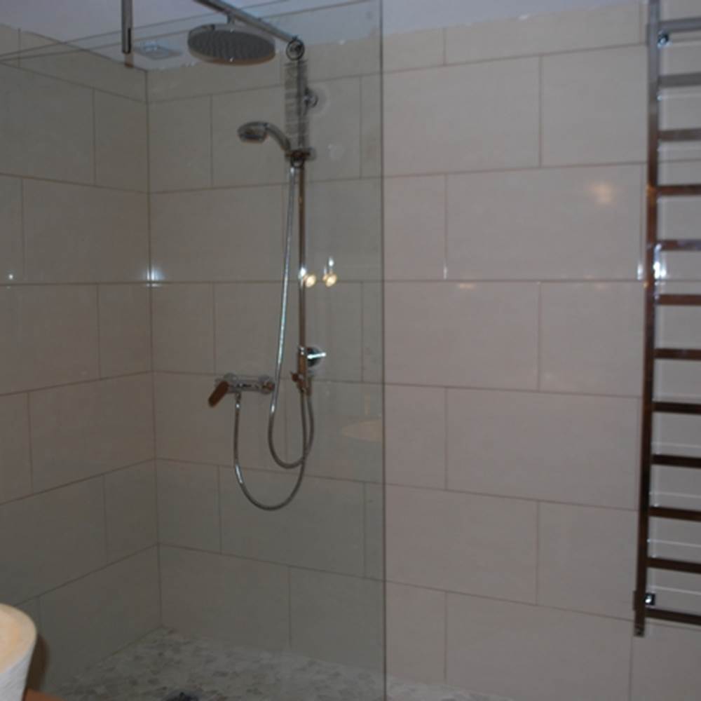 Chambre Guimbelot  douche à l'italienne au Ranch des Lacs