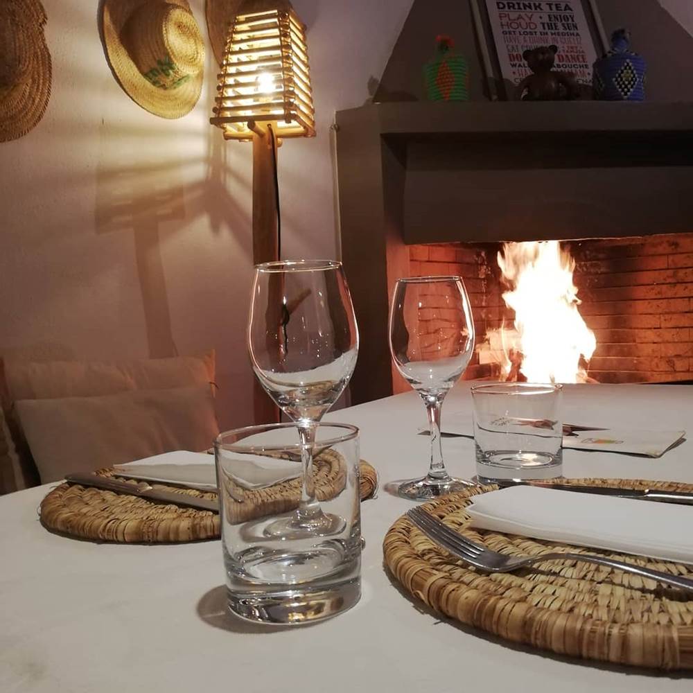 DINER DEVANT LA CHEMINEE-presta