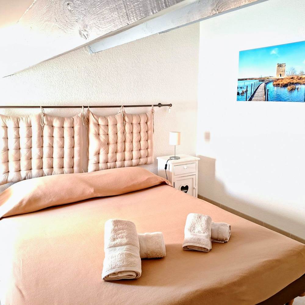 815f0412-2715-4d09-8b56-de1330dc002e~1-gallery