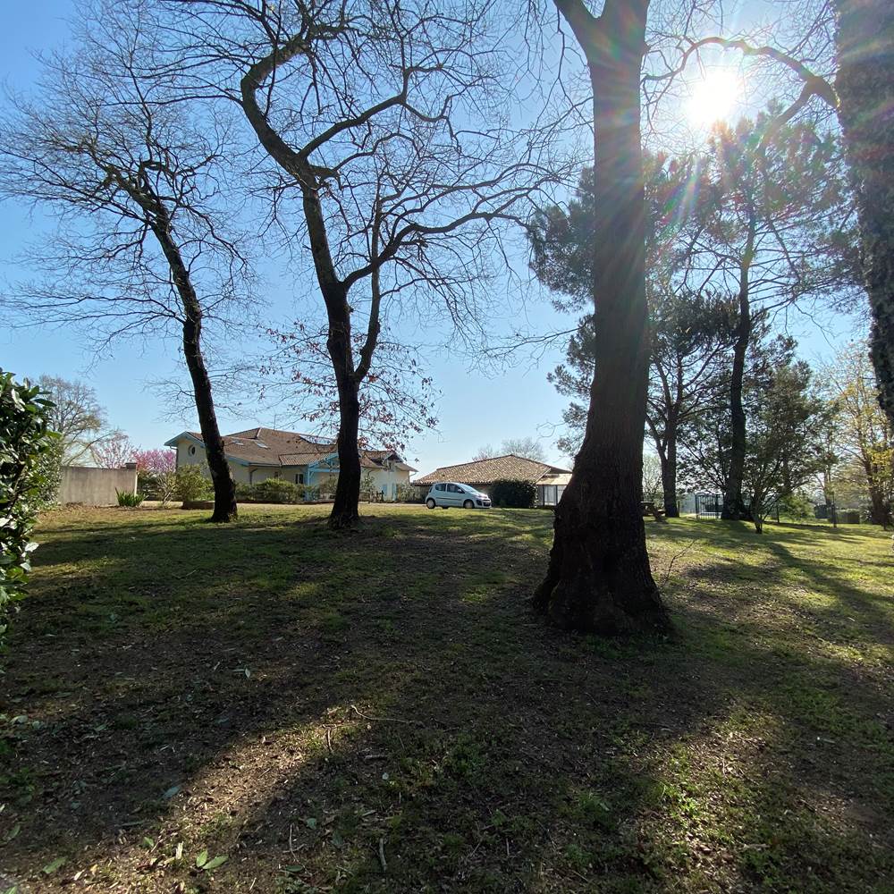 Parking privé pour le gîte, l'appartement et les chambres d'hôtes-presta