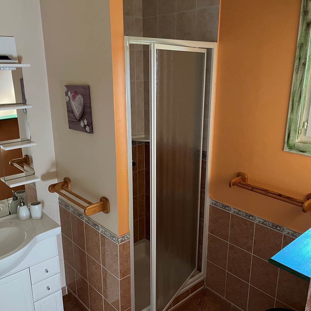 Douche et vasque-presta