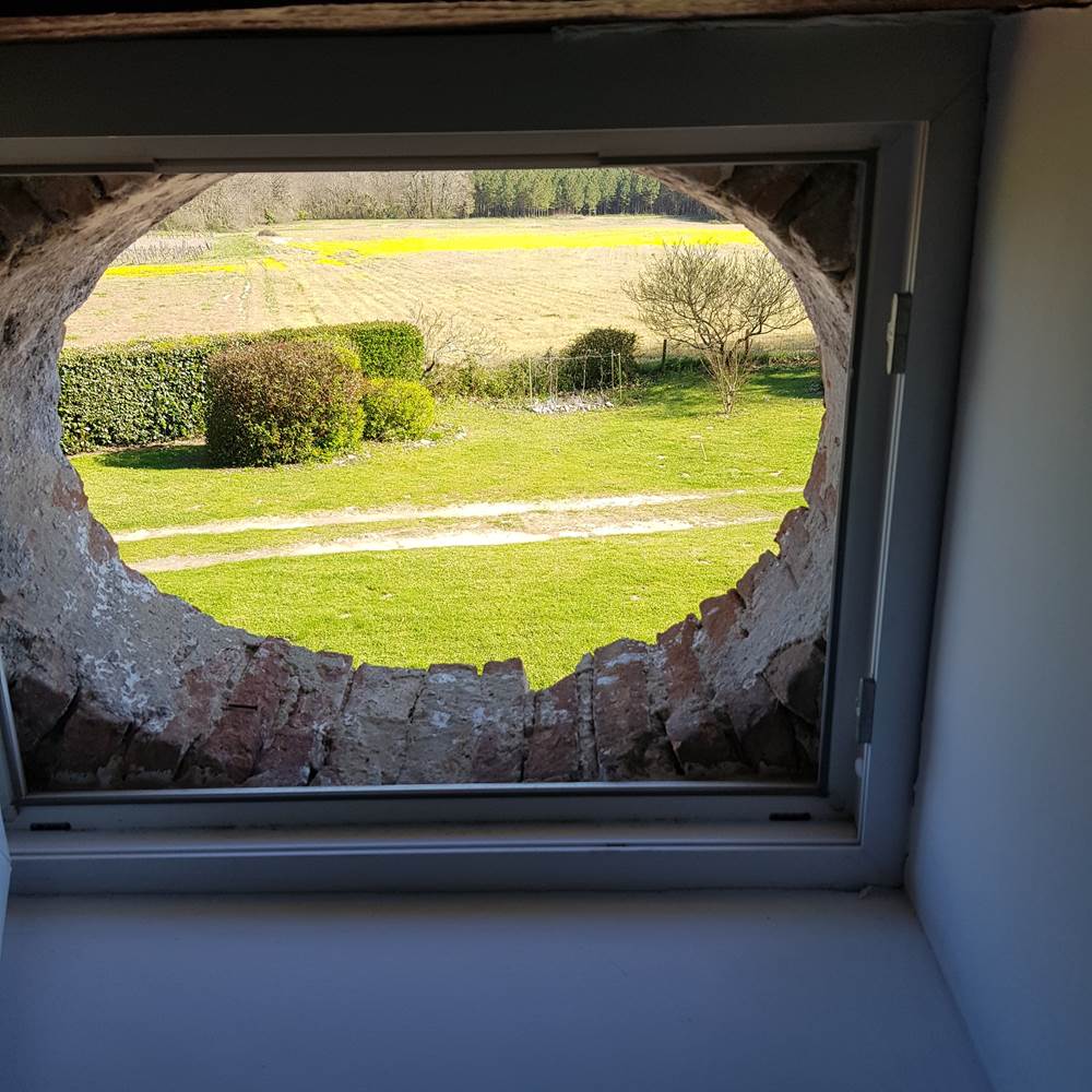 Vue sur les Pyrénées et la campagne de la 2ème chambre-presta