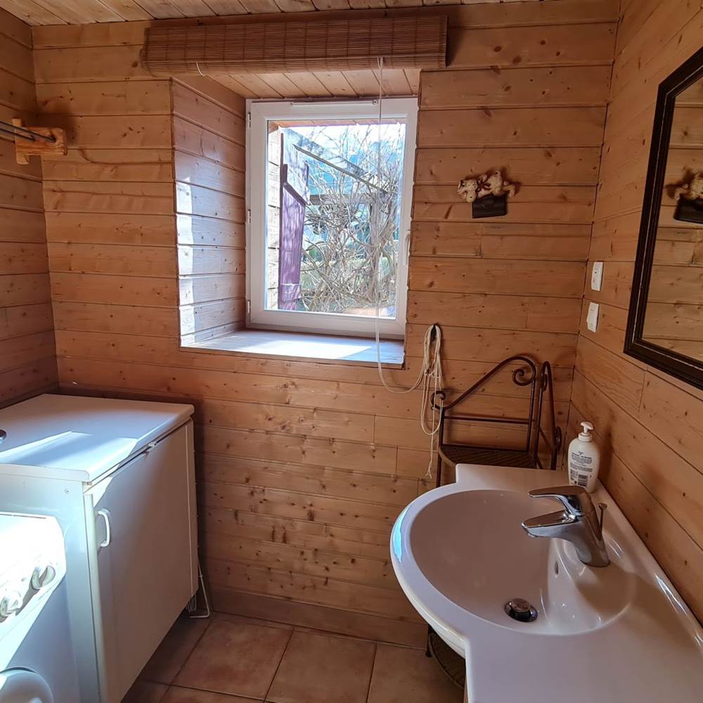 Les Eduens - salle de bains 2-presta