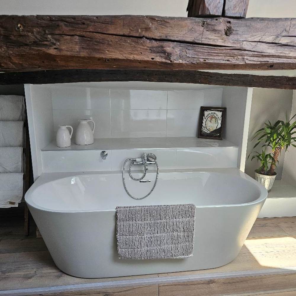 LB 2 Bathroom-presta