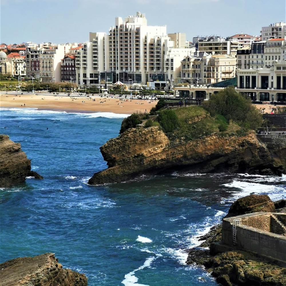 Le Victoria Surf vu depuis le Port Vieux-presta