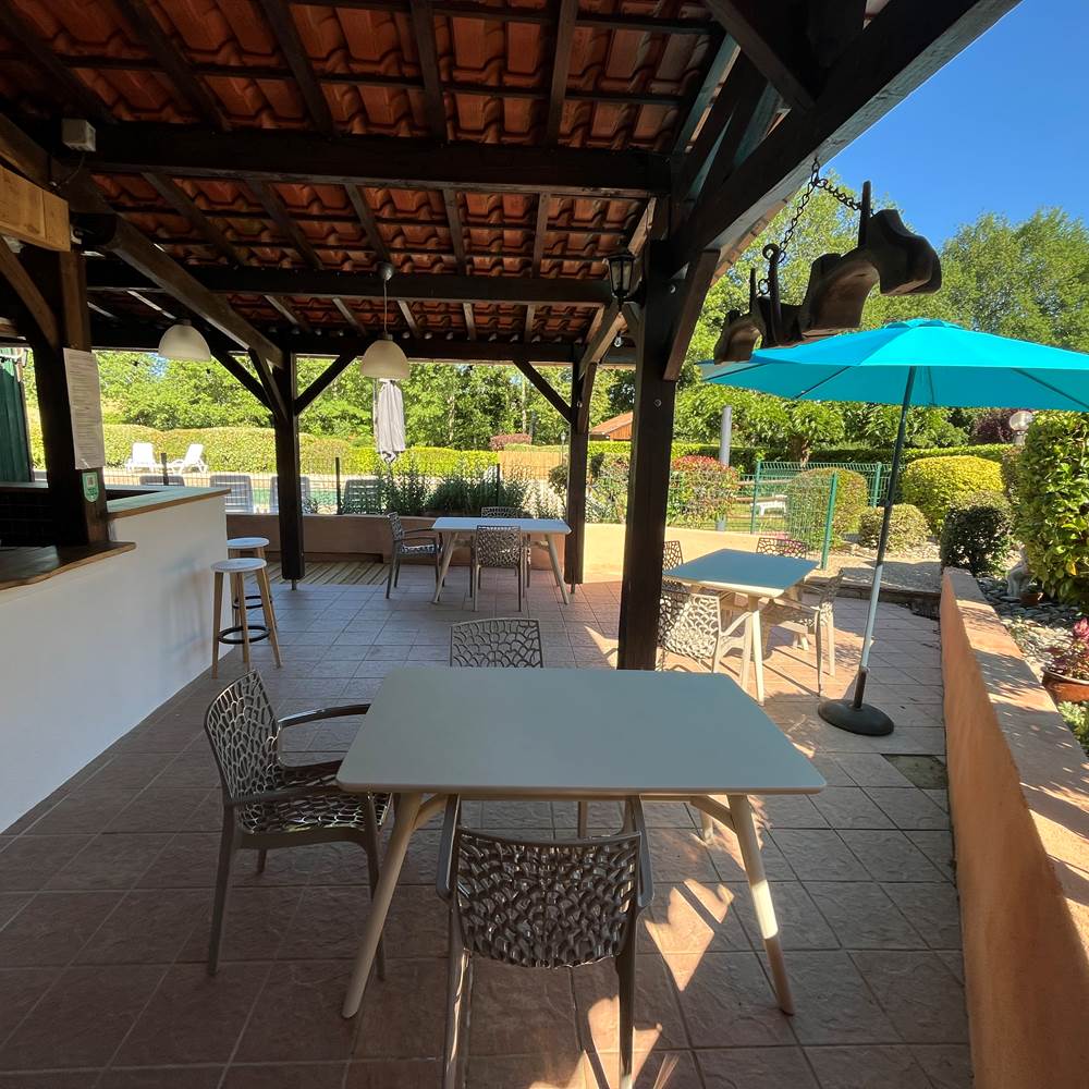 Terrasse et bar-presta