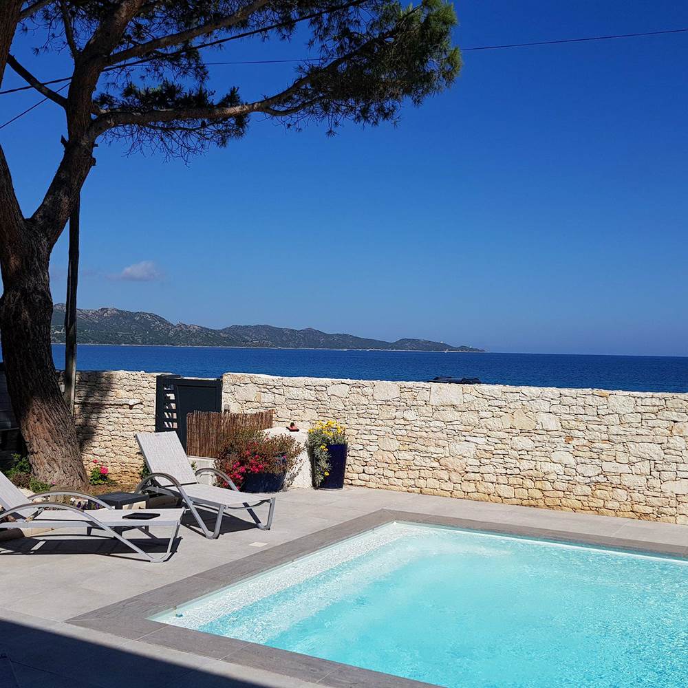Piscine-mer-corse-Appart-Bleu-Azur-presta