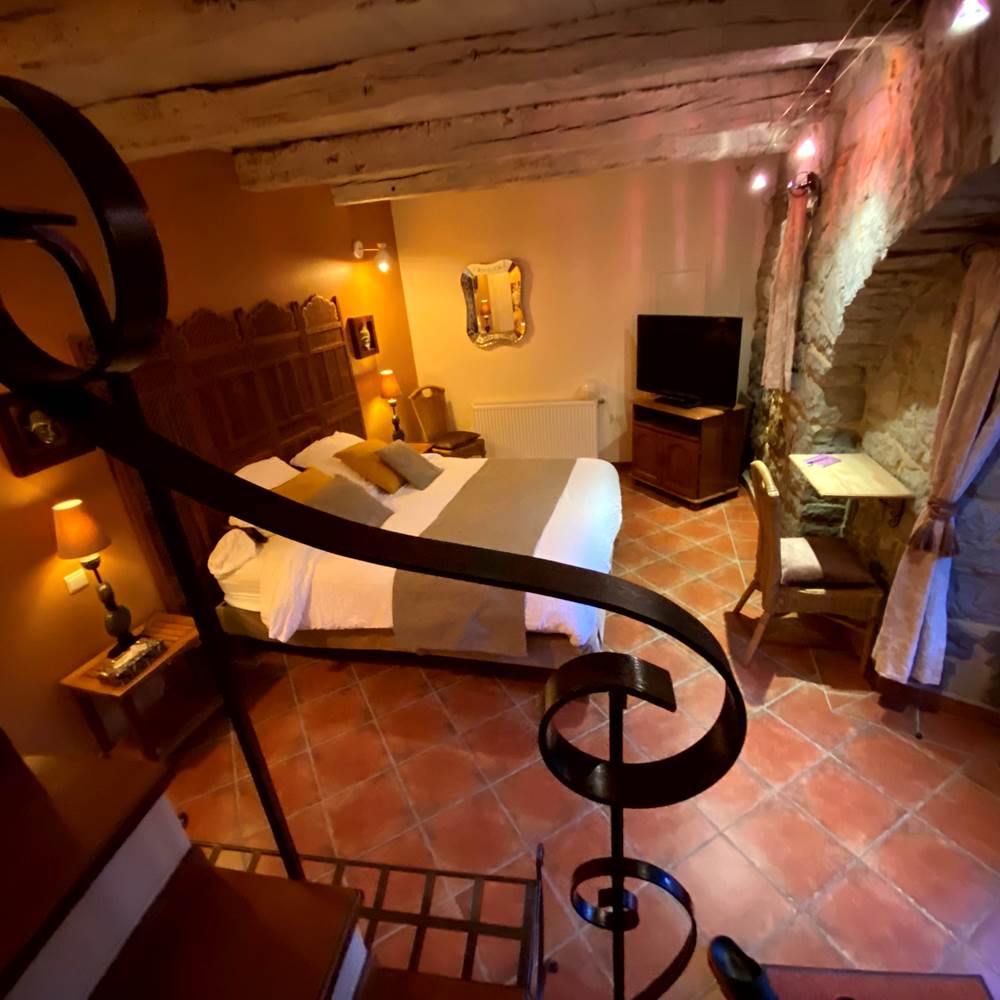 Escalier accédant à l'étage de Castor et Pollux-presta