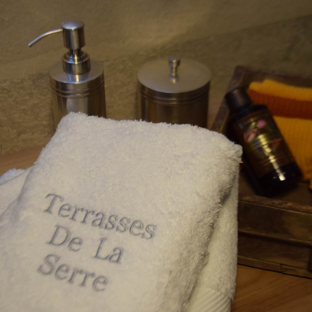 Chambre d'hôtes Safran : linge frais et produits de toilette naturels-presta