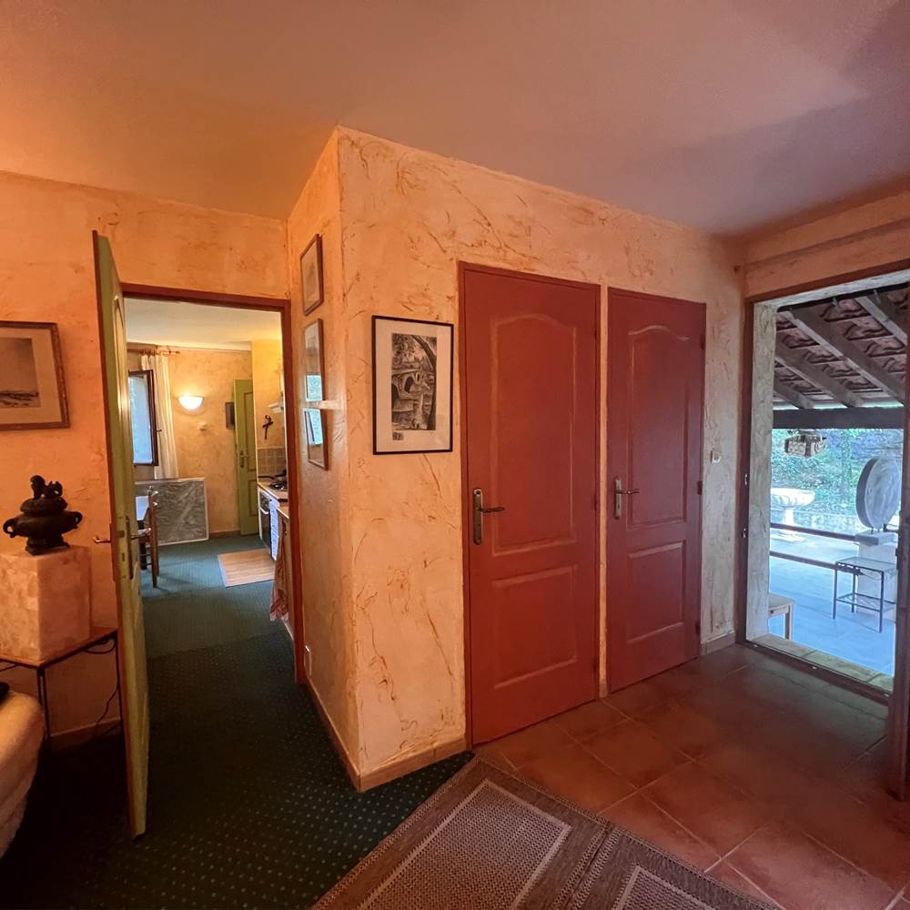 sortie du salon vers la terrasse