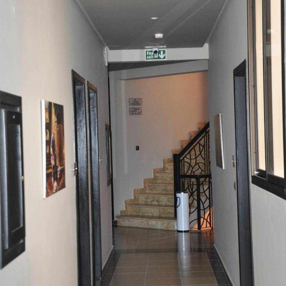 843166a_hb_l_004-presta