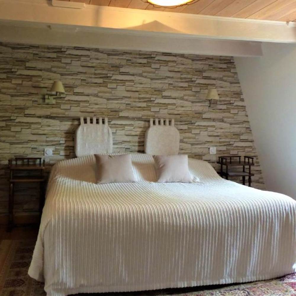 Demeure des tilleuls  chambre mur en pierre-gallery