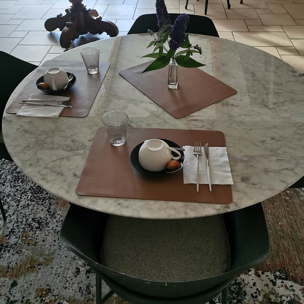 Table petit déjeuner intérieur-presta