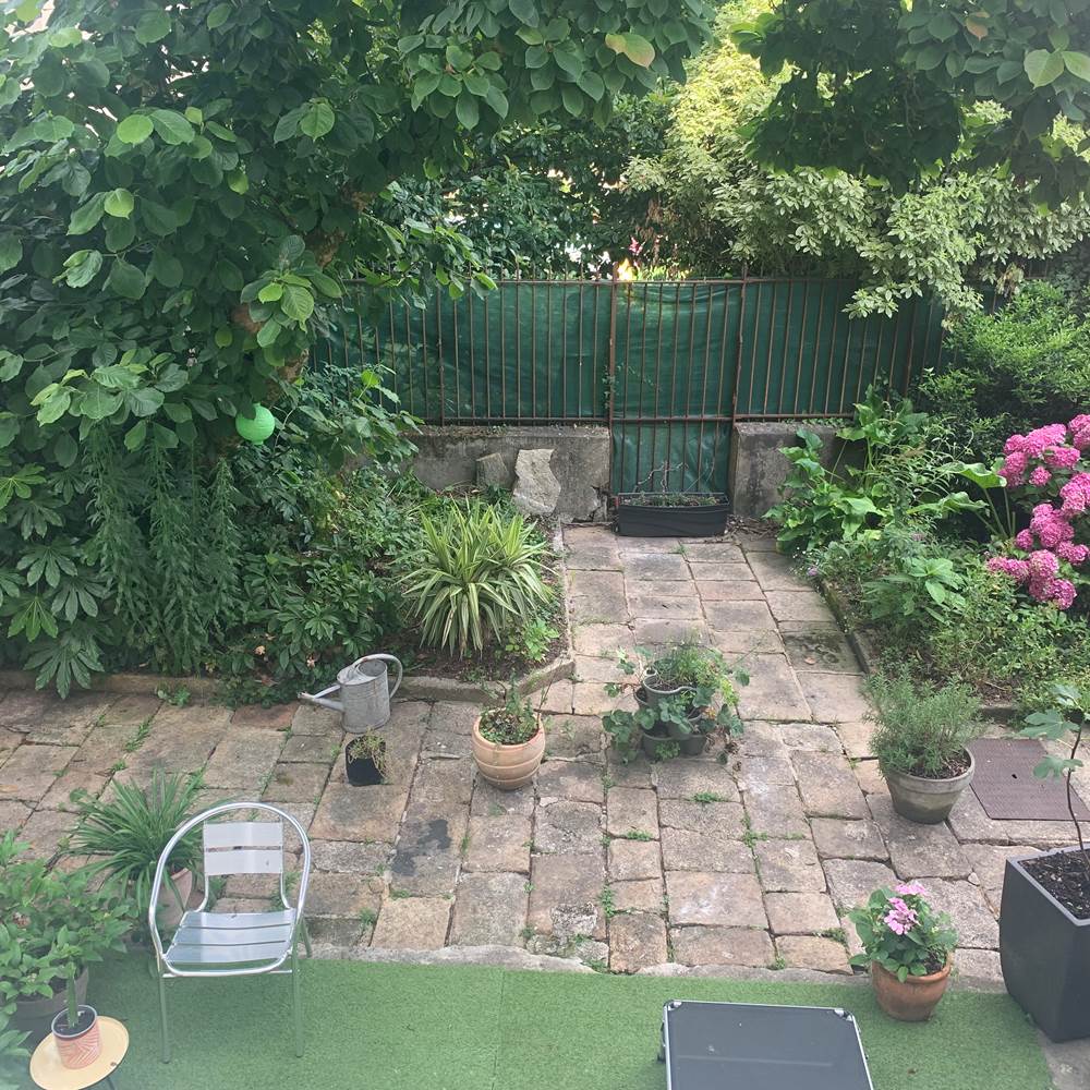 Vue du Patio de la chambre individuelle au Vintage à Quimperlé-presta