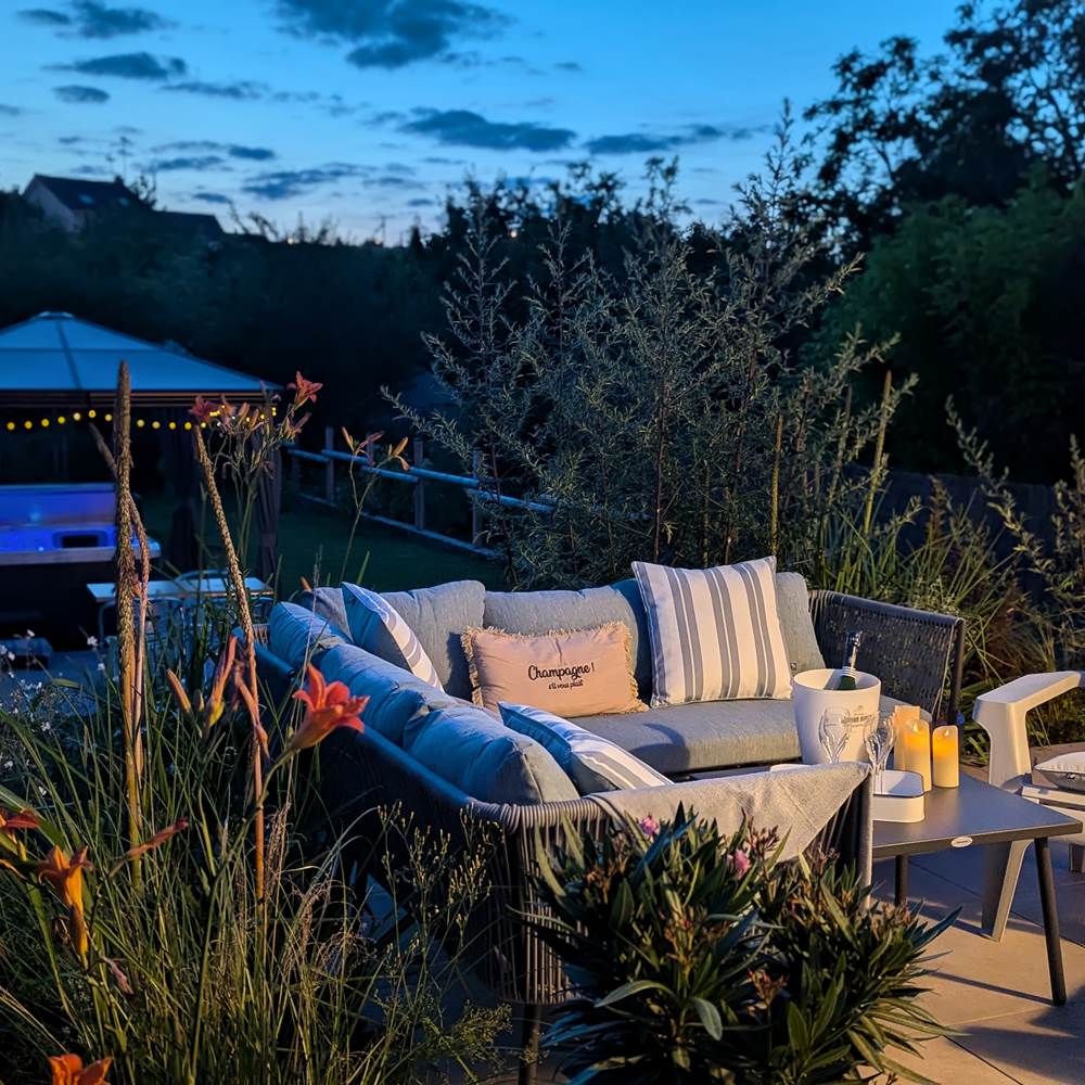 Jardin luxuriant au Cémarose Gîte et Spa-gallery