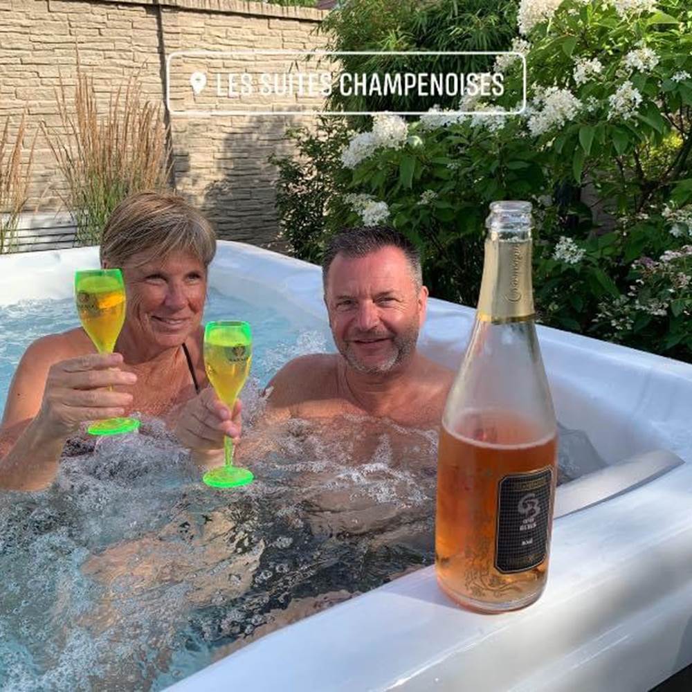 Les Suites Champenoises - Jacuzzi extérieur-gallery