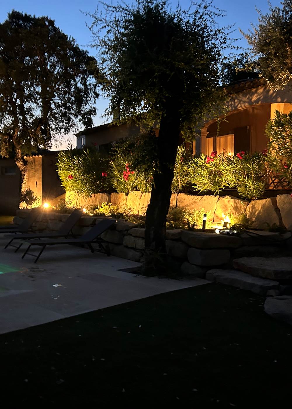 St Max night tme pool and building-galerie