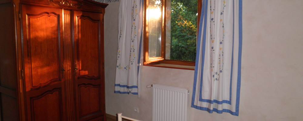 La chambre , vue sur l'étang