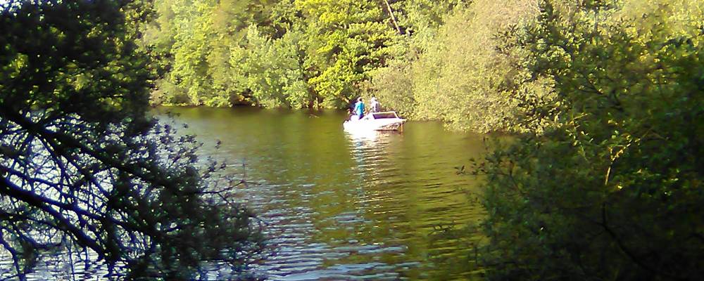 Des pêcheurs sur le lac