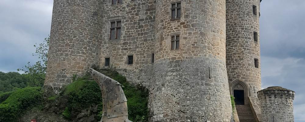 La cour du Chateau de Val