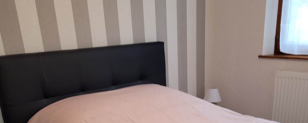 chambre 2 avec cabinet de toilette