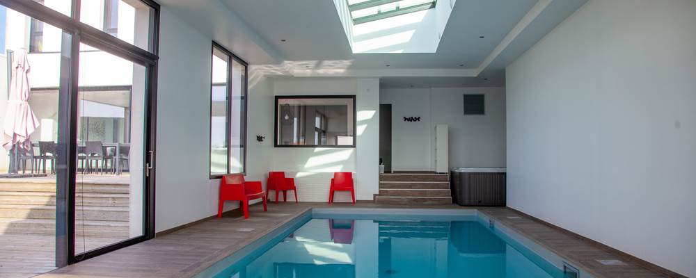 Piscine 4x8 mètres et spa