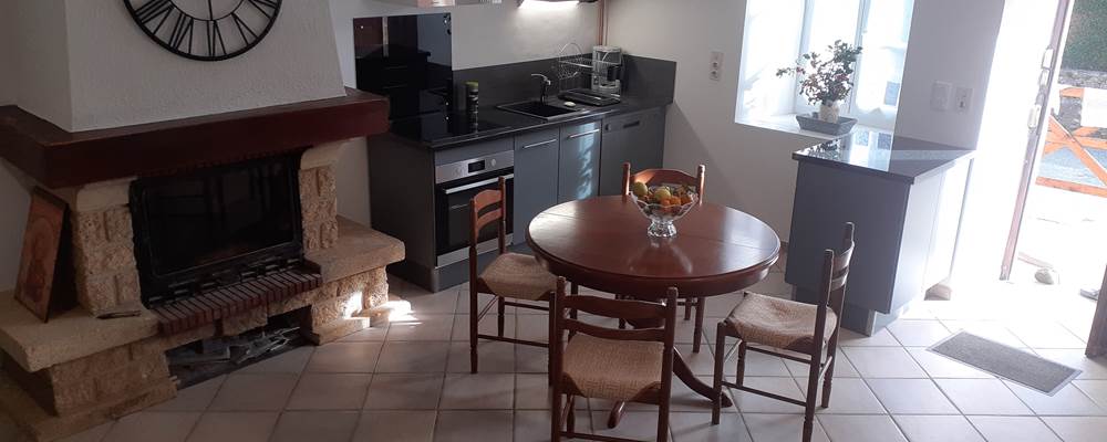 SEJOUR ET COIN CUISINE