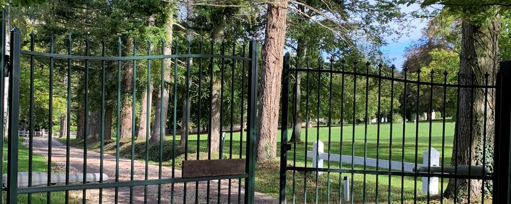 Le Domaine de la Charmille, un havre de paix au cœur d’un parc arboré.