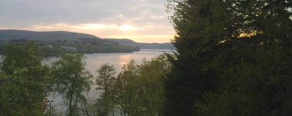 Vue sur le lac depuis le balcon