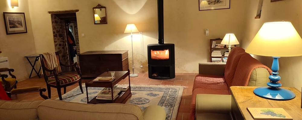Salon, autour du feu