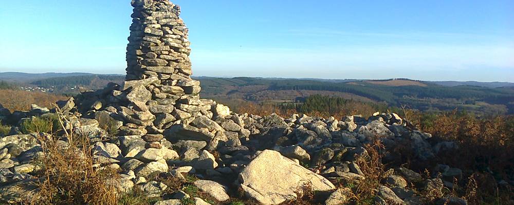 TUMULUS DU PUY LA BESSE (VUE PANORAMIQUE)