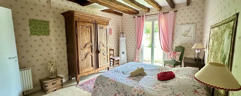 au rez de chaussée, la chambre Rose Trémière