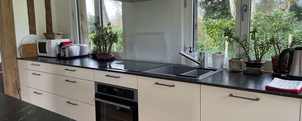 Une cuisine entierement equipee, pensee pour preparer ...