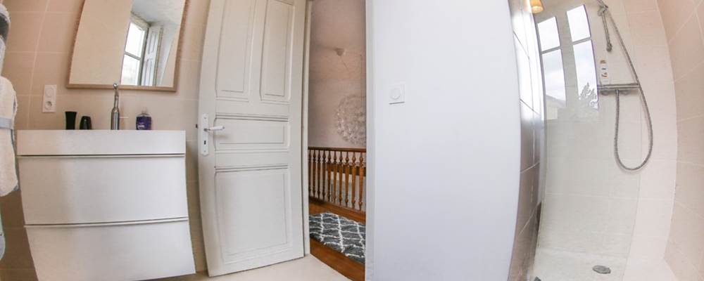 SALLE DE DOUCHE ETAGE 2