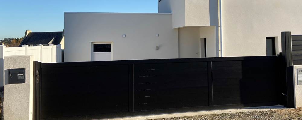 Parking et jardin clos