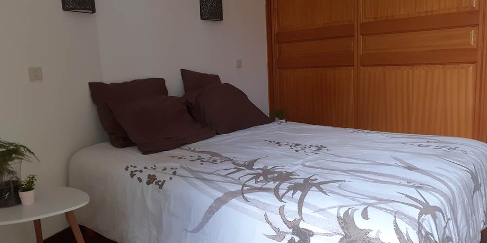 CHAMBRER A COUCHER SITUEE AU RDC