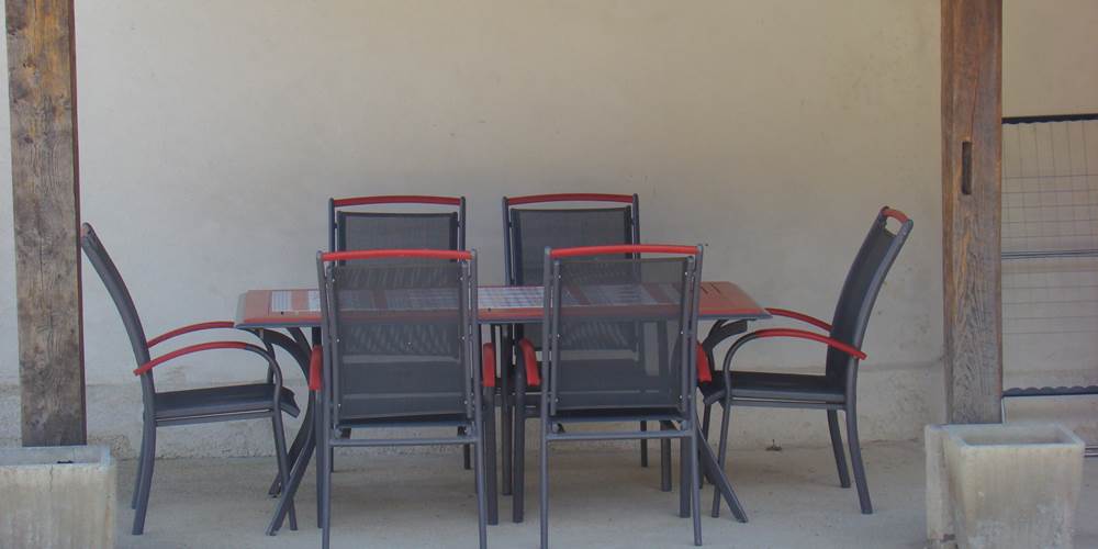 LA-SENTE-DES-VIGNES-LE-GITE-Terrasse