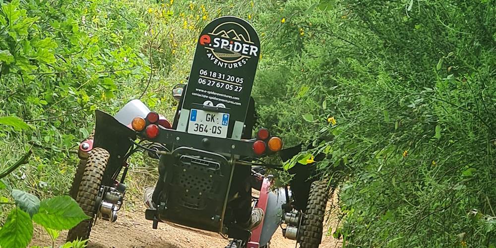 Swincar - circuit rouge - franchissement de chemins avec crevasses en travers